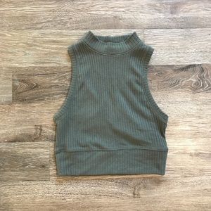 Abercrombie & Fitch olive green mock neck crop top. Has keyhole cutout on back.